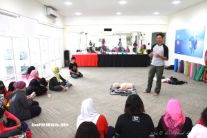 En Zainal memberi taklimat mengenai CPR